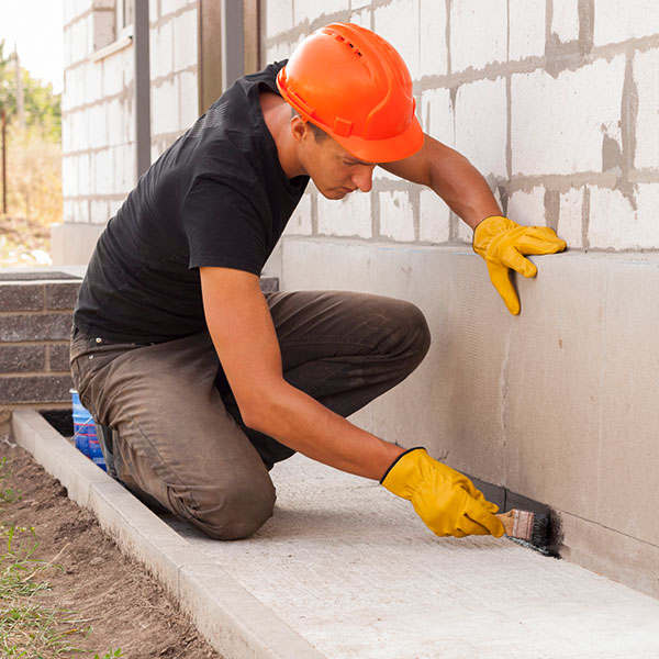 Bitumen waterproofing of the foundation